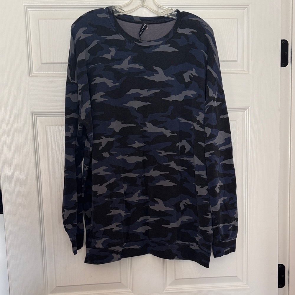 Athleta Navy and Charcoal Camo Top